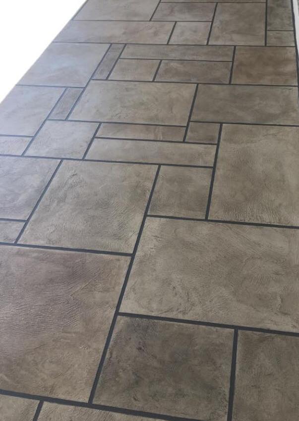 Thin-finish cementitious overlay on outdoor concrete